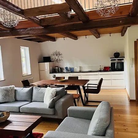 波斯特丝戴逊祖姆阿尔特福尔斯塔姆宾馆 宾馆 Morschen